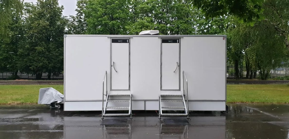 Аренда мобильных туалетных модулей на колесиках в Домодедово